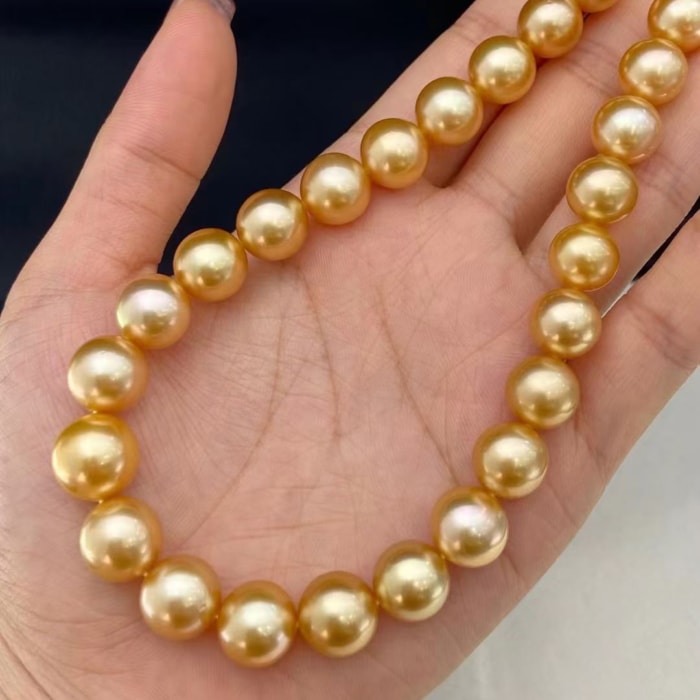9.0-12.0mm AAAA runde goldene Südsee Perlen Halskette – Bild 2