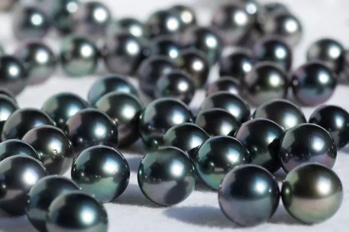 Wunderschöne schwarze Tahiti Perlen
