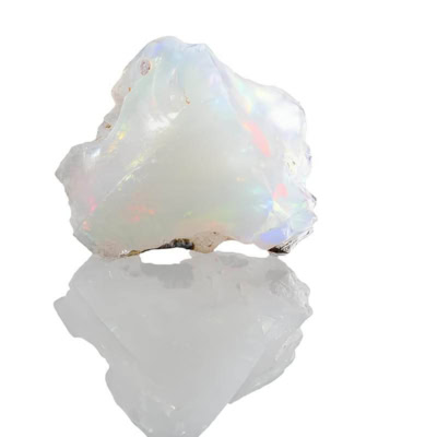Opal weißer Kristall