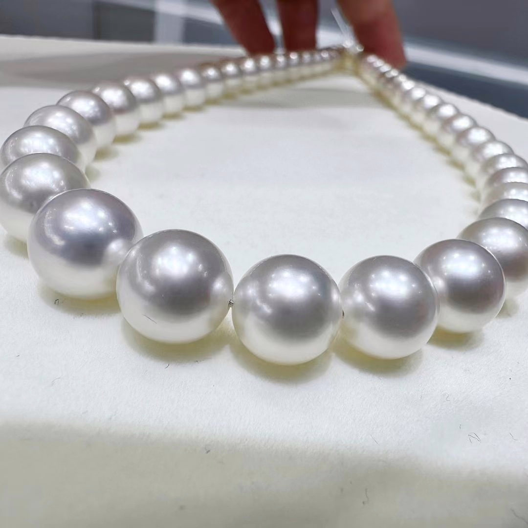 8.0-10.0mm AAA runde Australische weiße Südsee Perlen Collier aus Gold – Bild 5