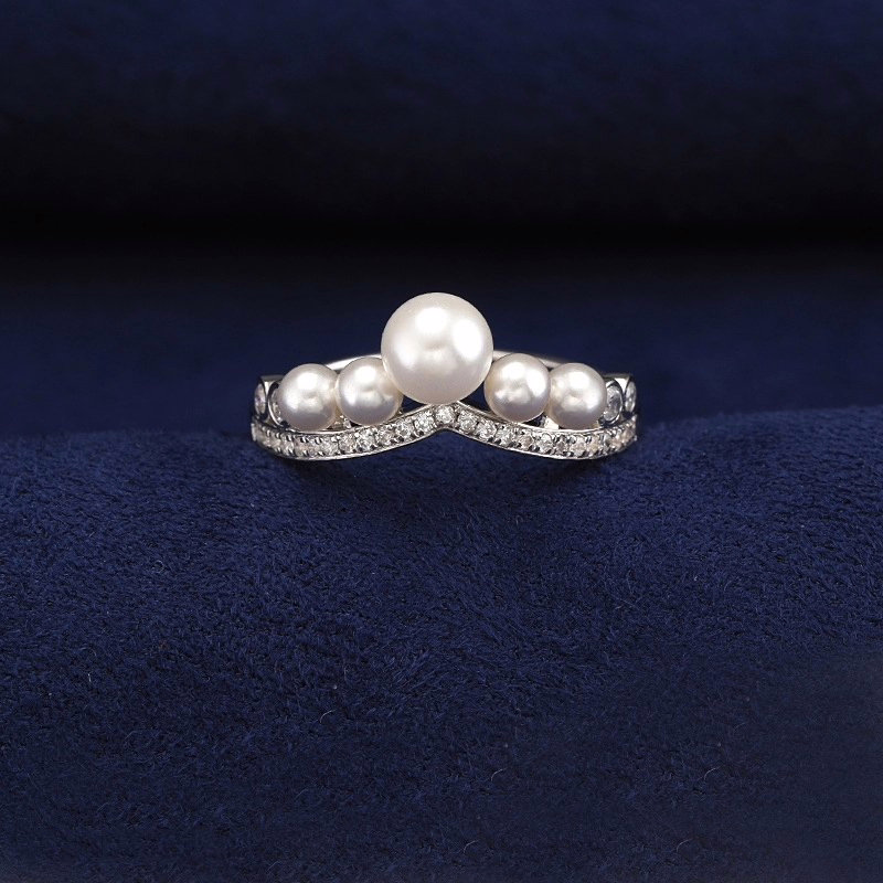 Gold Ring aus Perlen mit diamenten
