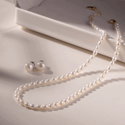 Perlenschmuck - Perlenkette und perlenohrringe perlenschmuck - Perlenkette und perlenohrringe